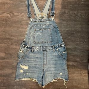 Wild Fable Denim Overall Shorts - Size: Medium